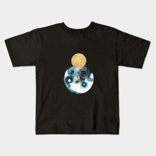 Abstract Overlapping Planet Moons in Black, Blue. and Gold Kids T-Shirt